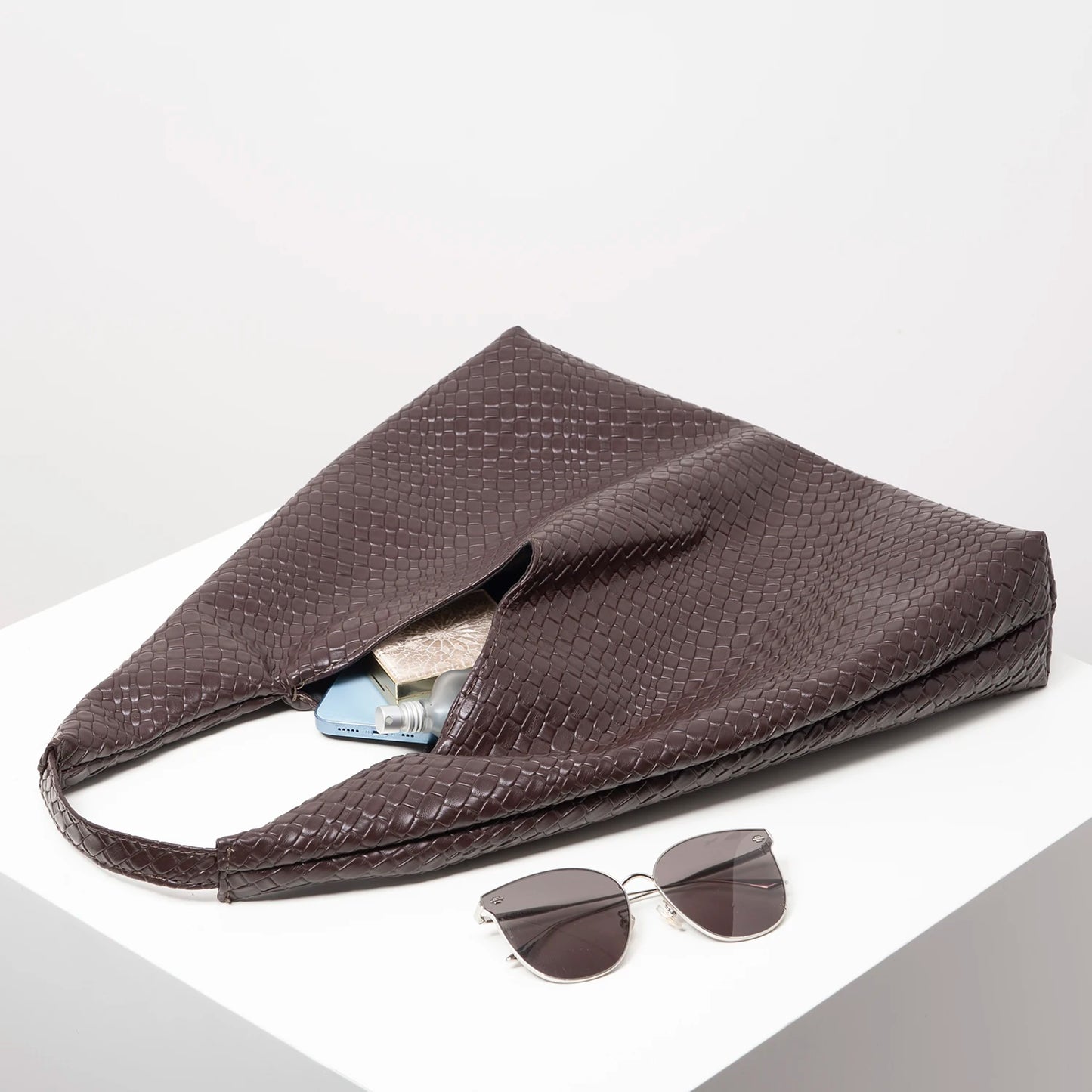Woven Chic Slouch Hand Bag