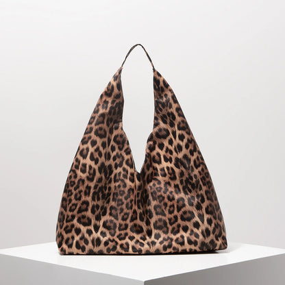 Woven Chic Slouch Hand Bag